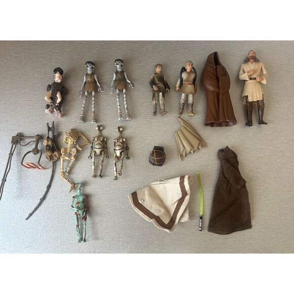 STAR WARS Vintage 1990s & 2000  Lot of 9 Action Figures & Access. 3" - 4" - Picture 1 of 7